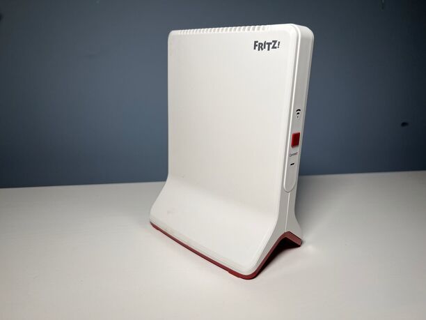 FRITZ!Repeater 3000, Weiß/Rot, WLAN-Repeater, sehr guter Zustand (Bild 2)