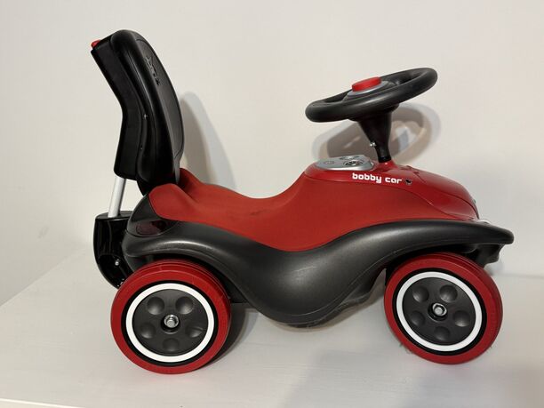 BIG Bobby Car Next, Rot/Schwarz, Belastbarkeit bis 50 kg, neuwertig