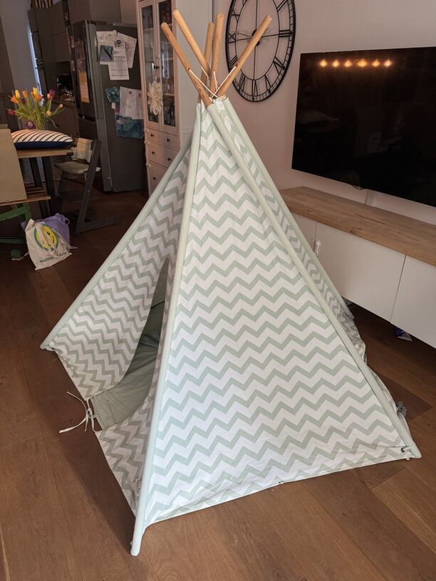 Alice & Fox Kinder-Tipi, Grün-Weiß Zickzack-Muster, ca. 120x120x160 cm, gebraucht (Bild 2)