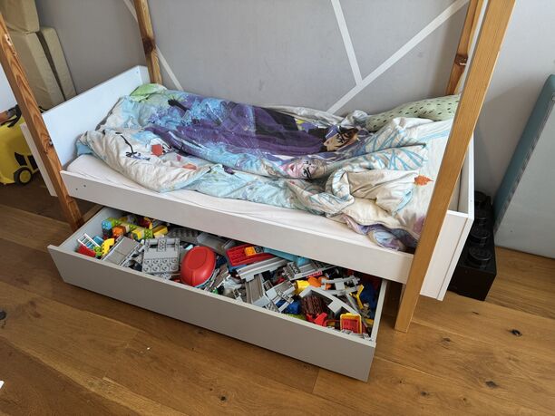 Babybett Hausbett Bell Amy Pinette inkl. Matratze, Weiß/Natur, mitwachsend (Bild 3)