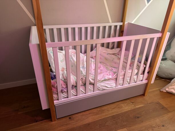 Babybett Hausbett Bell Amy Pinette inkl. Matratze, Weiß/Natur, mitwachsend (Bild 7)