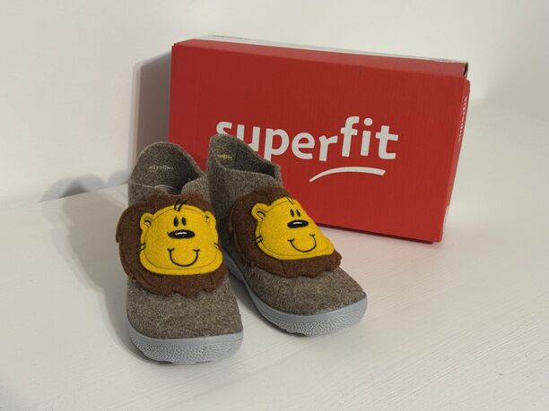 Superfit Hausschuhe Löwe grau Größe 28 neuwertig