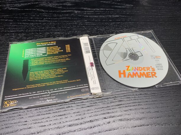 Frank Zander CD 'Die Party-Polizei' mit Original Autogramm (2001) - Zustand wie neu (Bild 2)