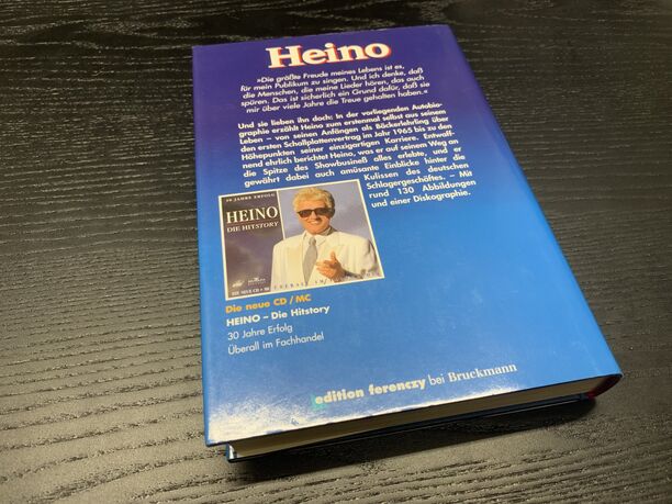 Signiertes Buch 'Heino - Und sie lieben mich doch' inkl. Autogrammkarte, wie neu (Bild 2)
