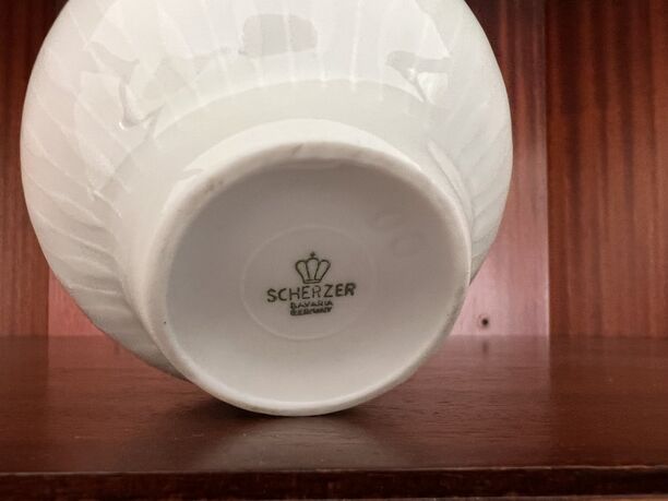 Scherzer Vase, vergoldet, weiß, zeitloses Design, neuwertig (Bild 3)