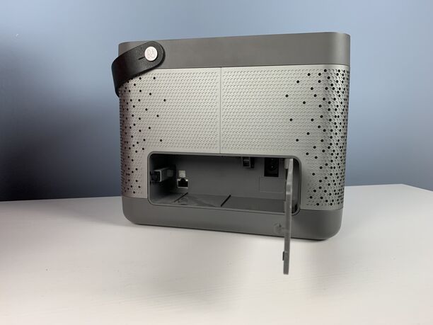 Bang & Olufsen Beolit 12 AirPlay Lautsprecher, Dark Gray, stabil und kompakt, technisch einwandfrei (Bild 5)