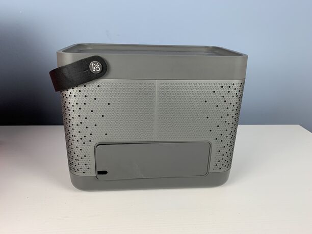 Bang & Olufsen Beolit 12 AirPlay Lautsprecher, Dark Gray, stabil und kompakt, technisch einwandfrei (Bild 6)