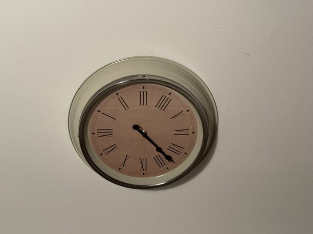 Ikea Wanduhr Skovel, beige, zeitloses Design, Durchmesser ca. 28 cm, gepflegt (Bild 2)