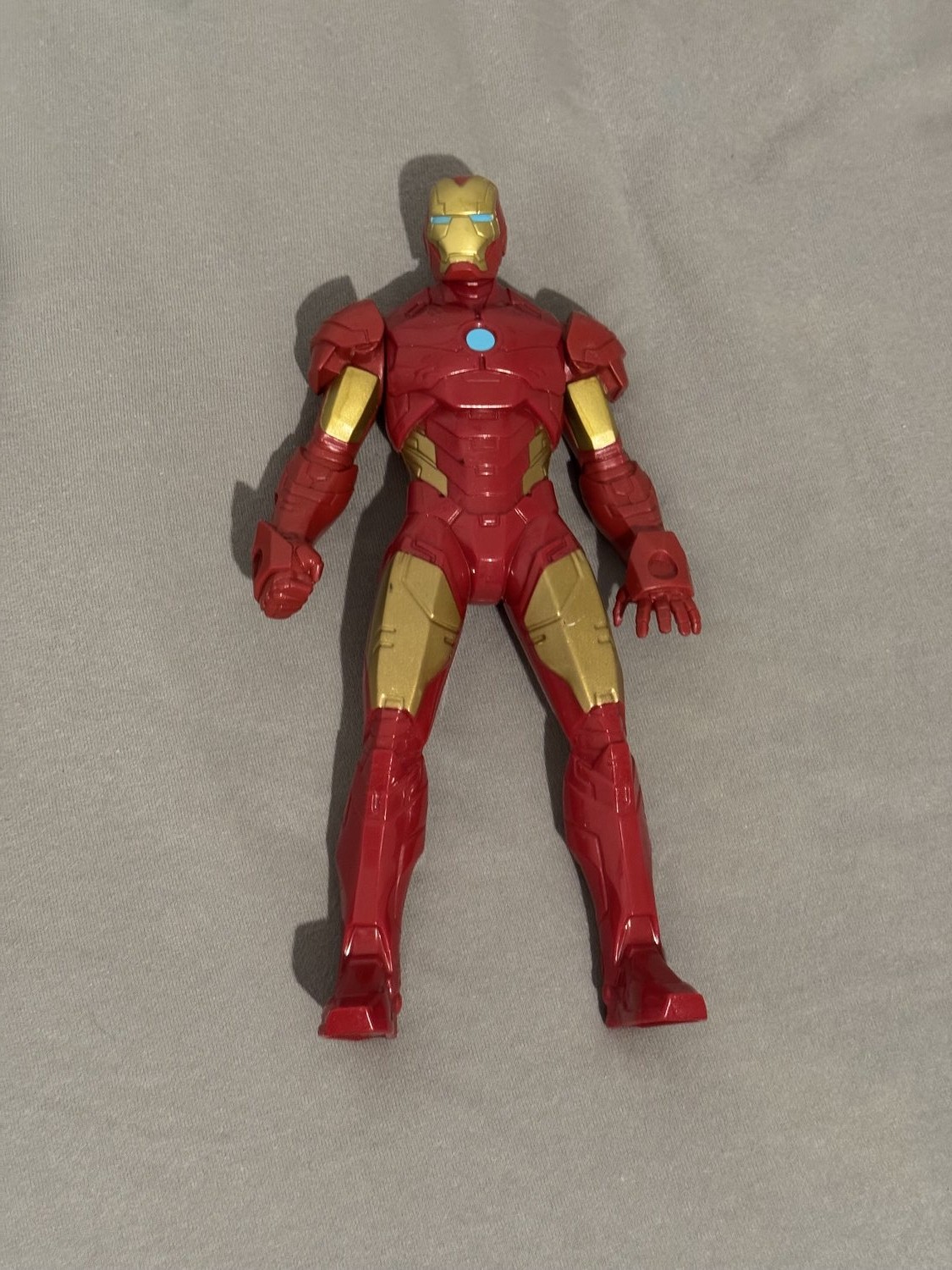 Iron Man Actionfigur, rot-gold, ca. 30 cm, gebraucht Iron Man Actionfigur, rot-gold, ca. 30 cm, gebraucht